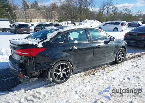 2015 Ford Focus Se z USA, uszkodzony, nr VIN 1FADP3FE8FL377903